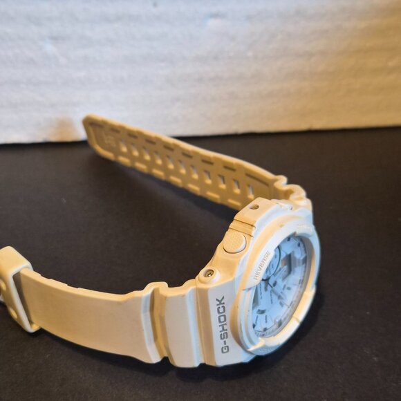 Casio G Shock Matte finish White digital and analog - Picture 7 of 12